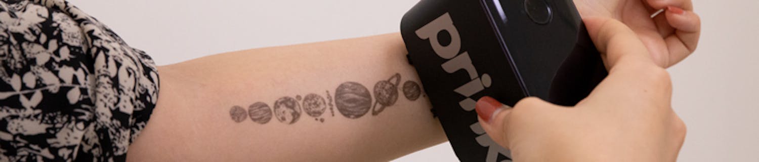 Prinker: Prinker on tulostin, joka tulostaa väliaikaisia tatuointeja ihollesi.